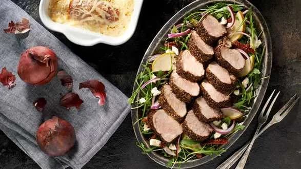 Pikantne polędwiczki z zapiekanką z cykorii z serem fontina i mozzarellą