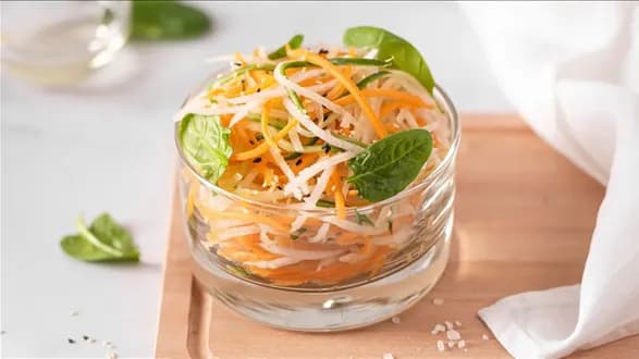 Surówka z białej rzodkwi