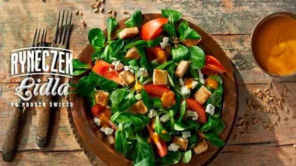 Sałatka z roszponki i pomidorów