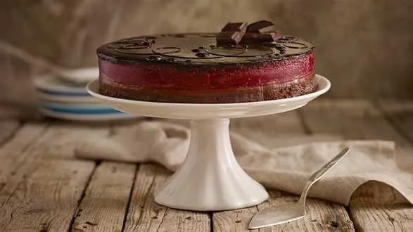 Czekoladowy torcik z malinami