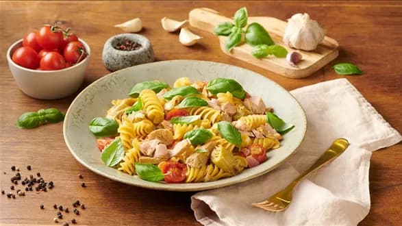 Makaron fusilloni z tuńczykiem i karczochami