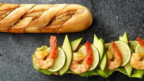 Kanapka bagietka i krewetka