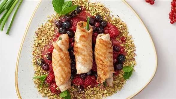 Roladki z indyka z owocami i serem gorgonzola