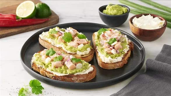 Kanapki z ceviche z łososia