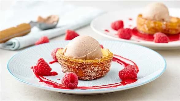 Lody w miseczce z churros