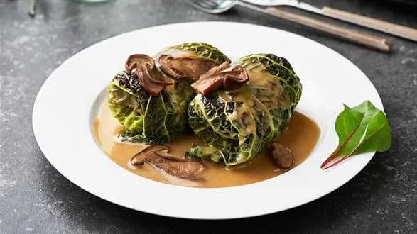 Pieczone gołąbki ziemniaczane z grzybami