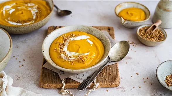 Krem z dyni z chrupiącą kaszą gryczaną