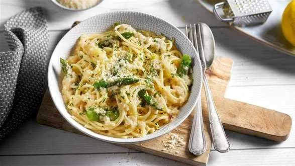 Makaron ze szparagami