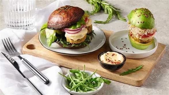 Wegański falafel burger z portobello