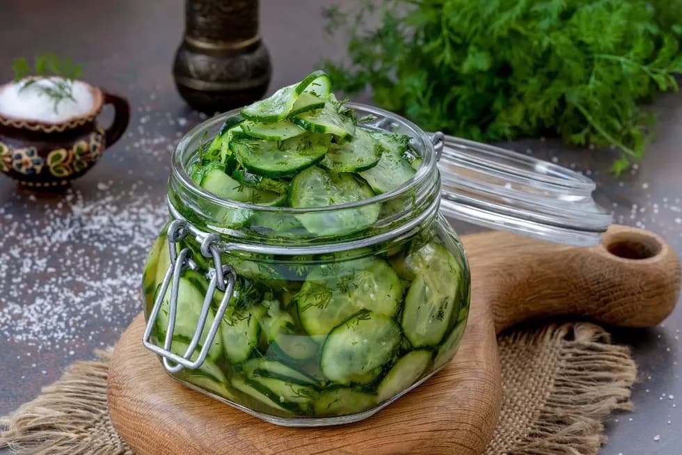 Jak wekować ogórki? Najlepsze domowe przetwory na zimowe dni