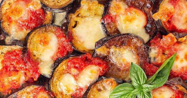 Jak prawidłowo przygotować i usmażyć bakłażana na patelni - prosty przepis na smaczne i dietetyczne danie