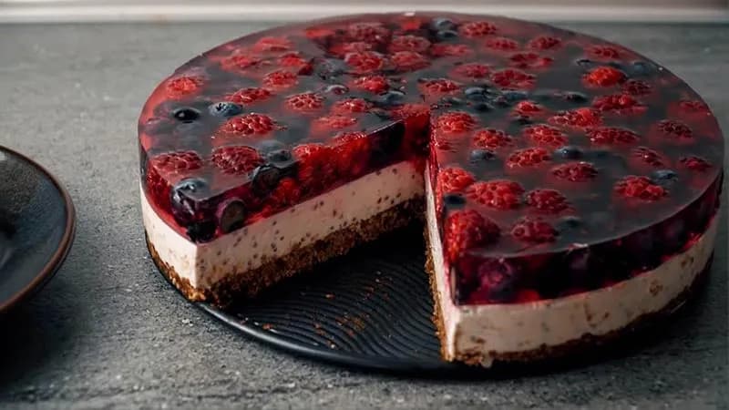 Prosty przepis na fit sernik na zimno z galaretką bez pieczenia - same zalety