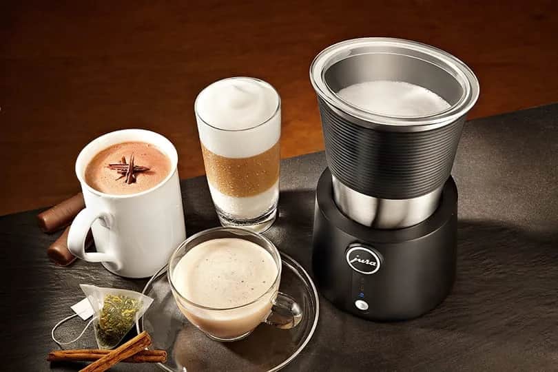 Jak wybrać spieniacz do mleka dla idealnego domowego cappuccino?