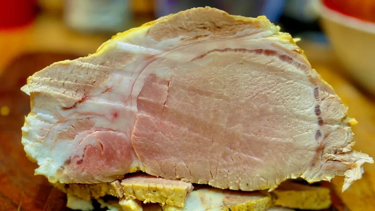 Schab gotowany na zimno? Niezawodny przepis na domową imprezę