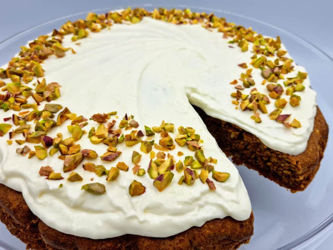 Najlepsze ciasto marchewkowe z pistacjami - przepis krok po kroku