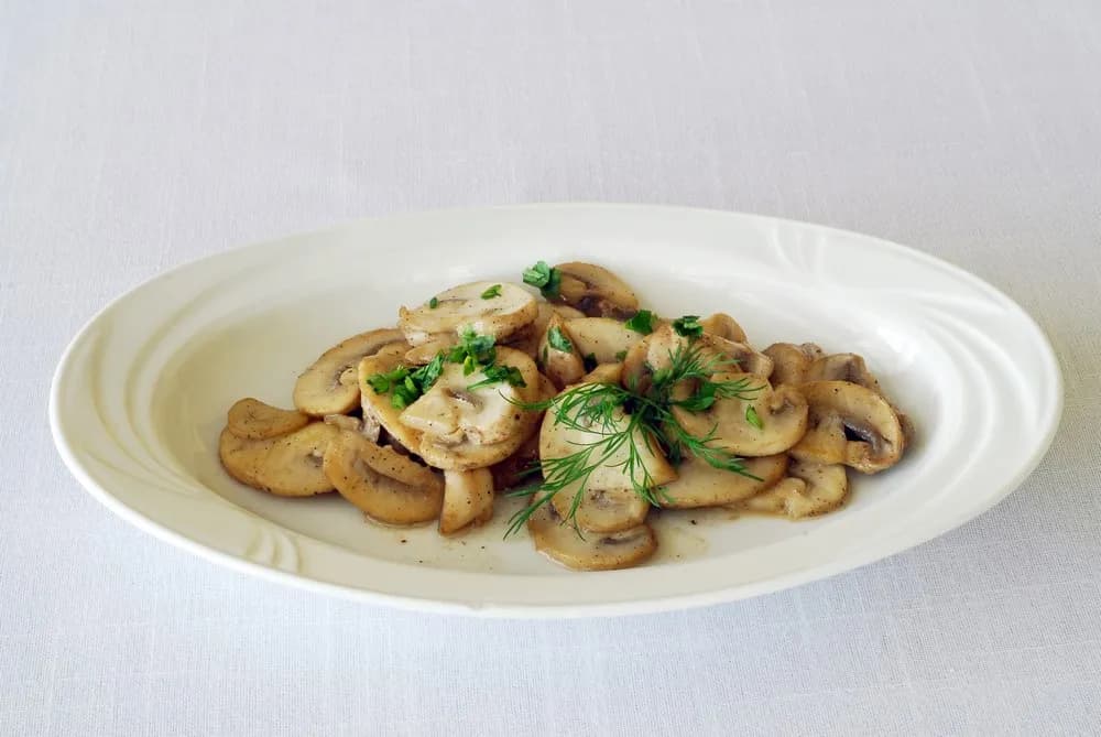 Domowe pieczarki na patelni: najlepszy przepis na pyszny obiad w 15 minut