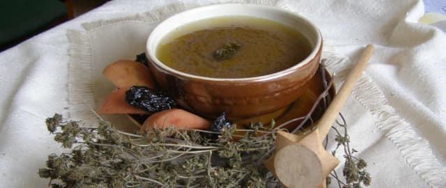 Jakie przyprawy do czerniny? Odkryj sekrety smaku tej potrawy