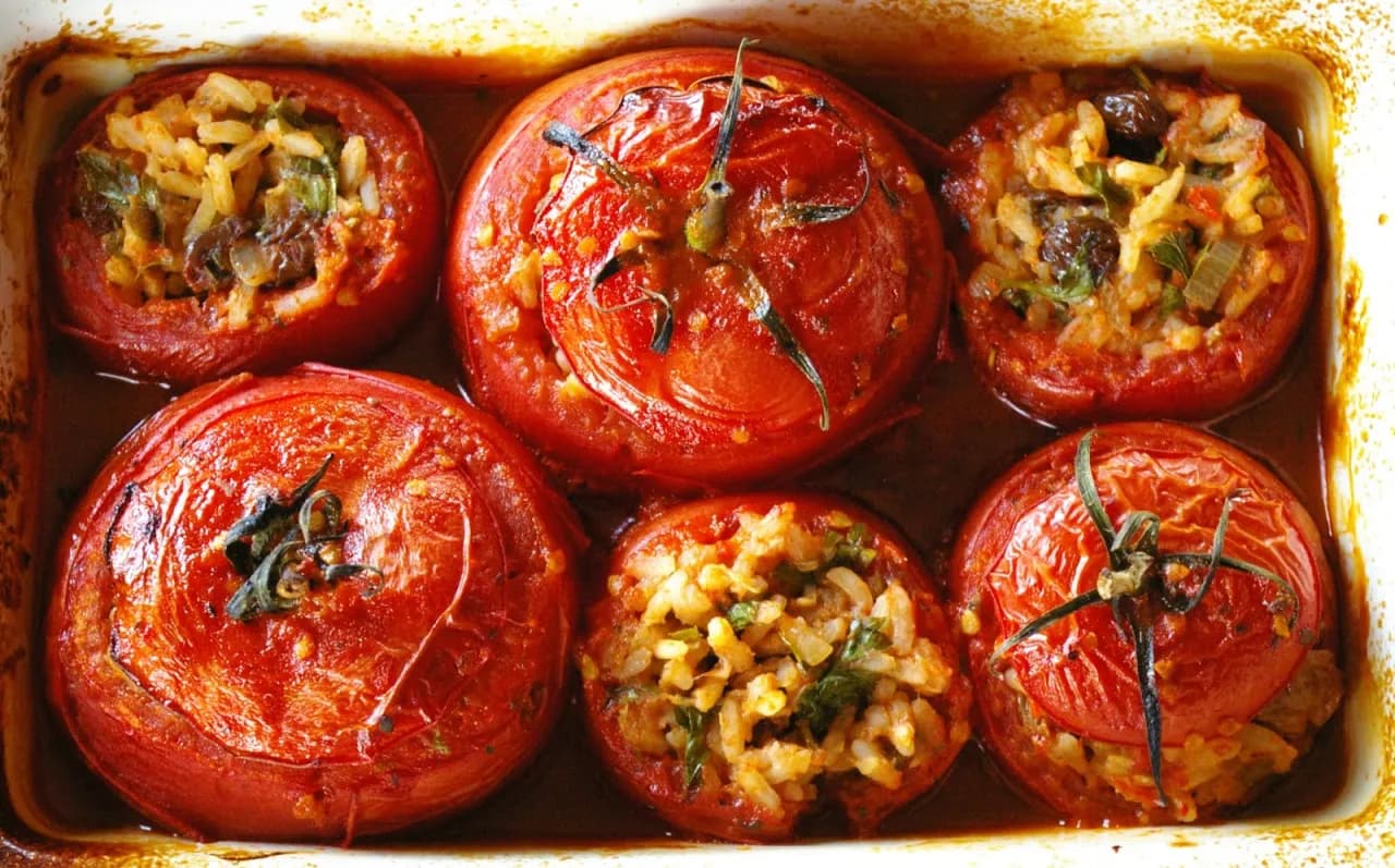 Faszerowane pomidory po grecku - najlepszy przepis krok po kroku