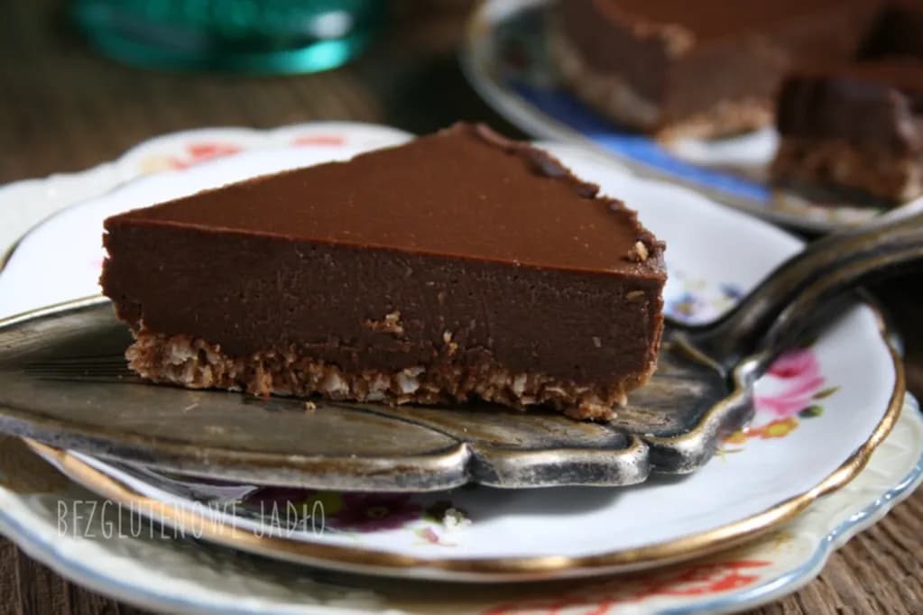 Najprostsze ciasto czekoladowe bezglutenowe bez pieczenia - w 15 minut