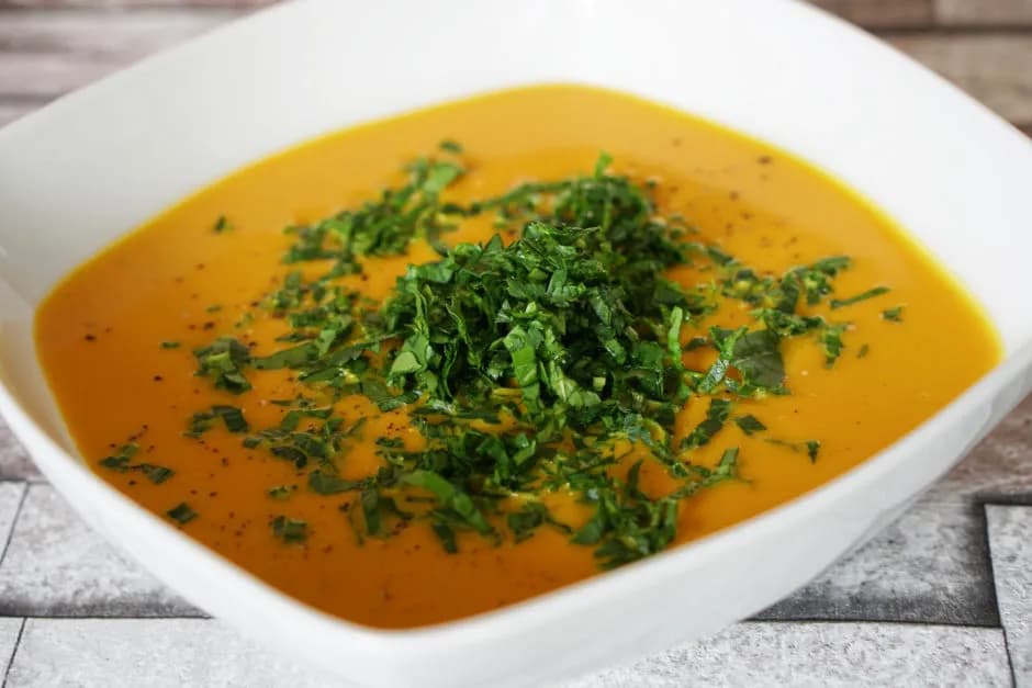 Jak przyprawić zupę dyniową, by uniknąć mdłego smaku?