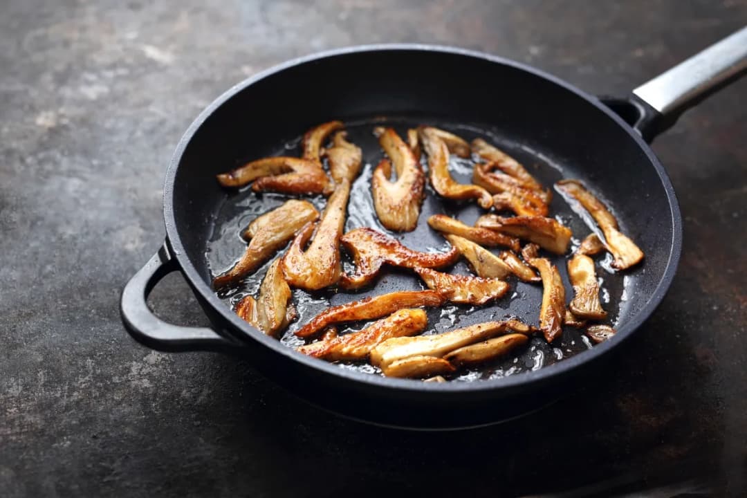 Jak przyrządzić boczniaki na patelni w 5 minut: sprawdzony przepis kucharza