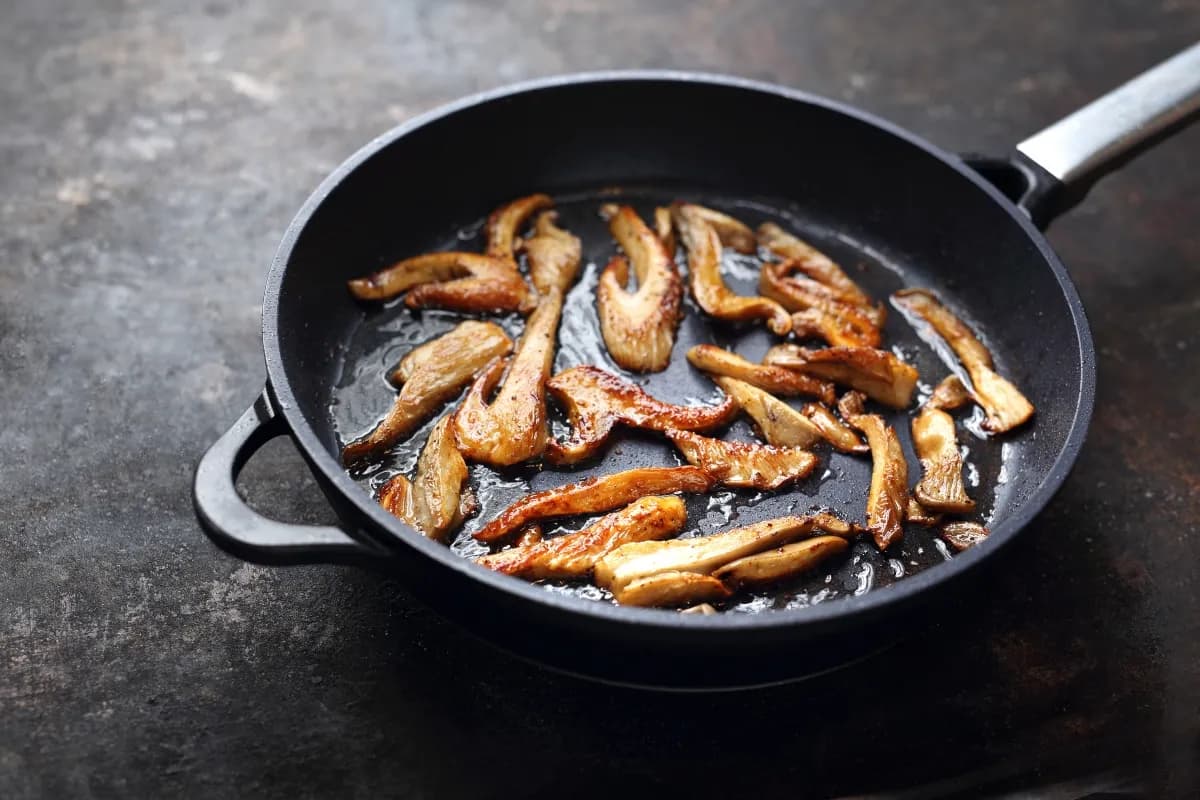 Jak przyrządzić boczniaki na patelni w 5 minut: sprawdzony przepis kucharza