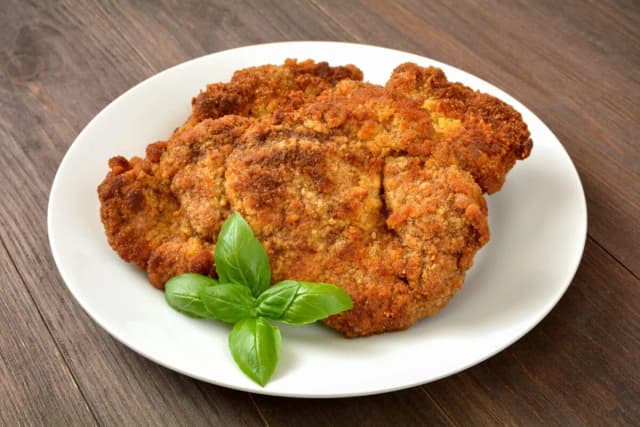 Jakie przyprawy do kotletów schabowych, aby zaskoczyć smakiem?