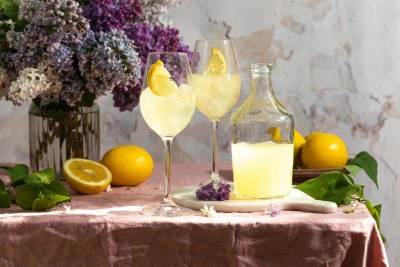Limoncello drink – orzeźwiające przepisy na koktajle, które zachwycają