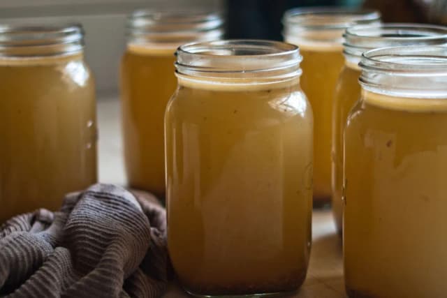 Jak pasteryzować zupę? To 7 niebezpiecznych błędów dla zdrowia