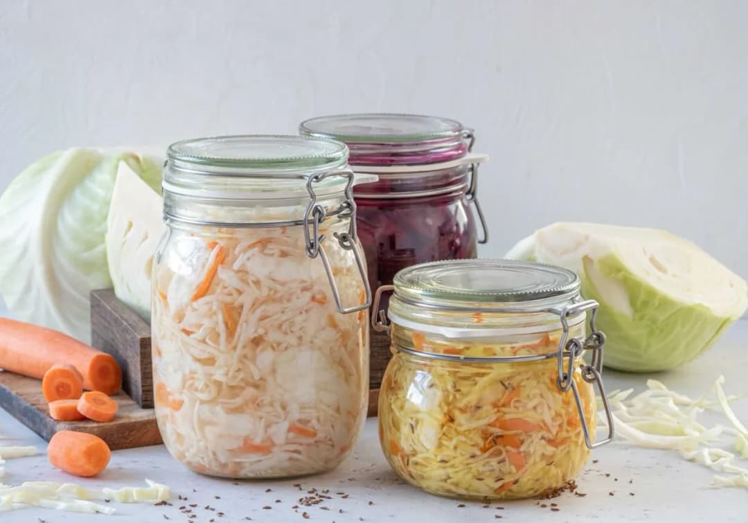 Jak kisić kapustę? Tradycyjne metody na pyszne domowe kiszonki