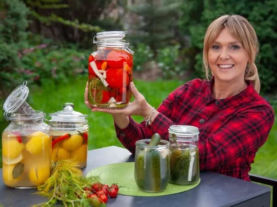 Kiszone pomidory! Zachowaj smak na zimowe wieczory w 5 krokach