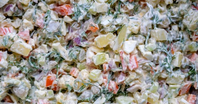 Co zamiast oliwy do sałatki? Zaskakujące alternatywy, które musisz spróbować