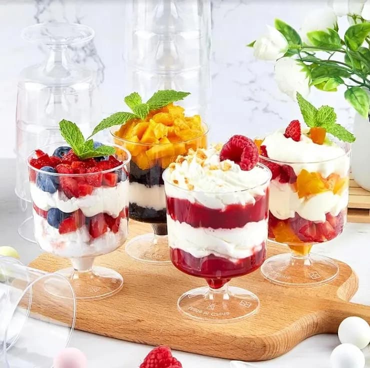 Kieliszki do deserów plastikowe: wybierz idealne na każde przyjęcie