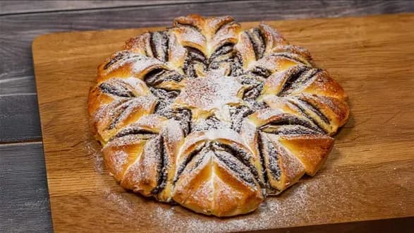 7 kroków do prostego ciasta drożdżowego: przepis dla każdego!