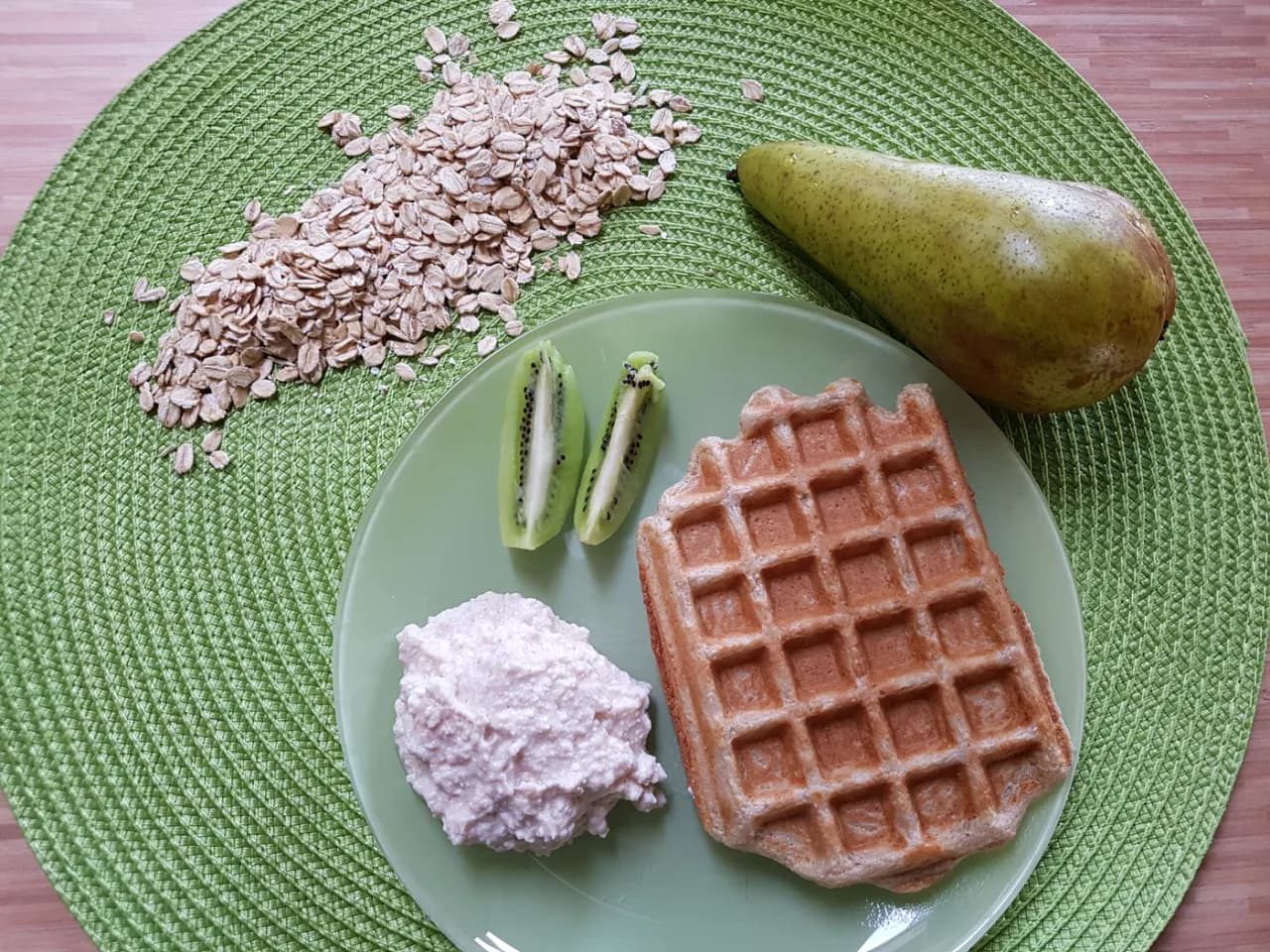 Jak zrobić najlepsze gofry z płatków owsianych i banana: przepis na fit śniadanie