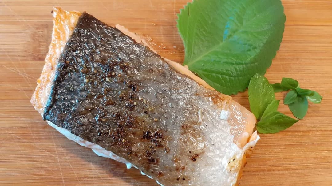 Sekret soczystego łososia: Jak długo smażyć do uzyskania perfekcji?