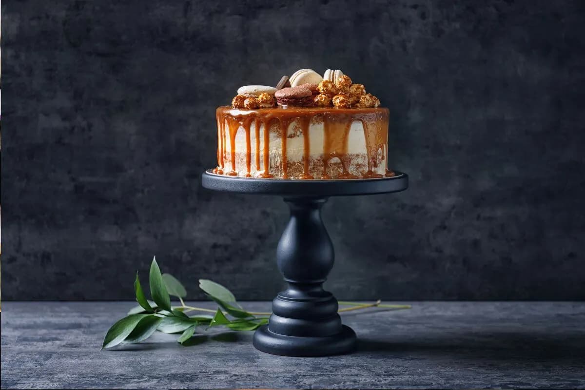 Ile kosztuje tort na 10 osób w cukierni: aktualne ceny i porównanie