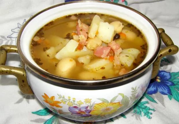 Jak się gotuje zupę fasolową - prosty przepis na smaczną zupę