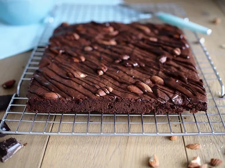 Przepis na Pyszne Bezglutenowe Ciasto Czekoladowe Bez Pieczenia - szybkie i zdrowe desery