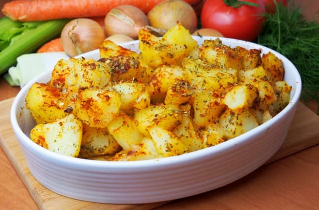 Jakie przyprawy do ziemniaków z piekarnika, aby były pyszne i aromatyczne?