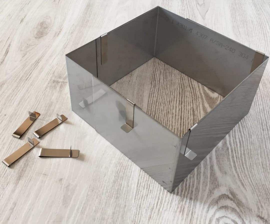 Jak prawidłowo używać rantu do ciasta prostokątnego - poradnik cukierniczy