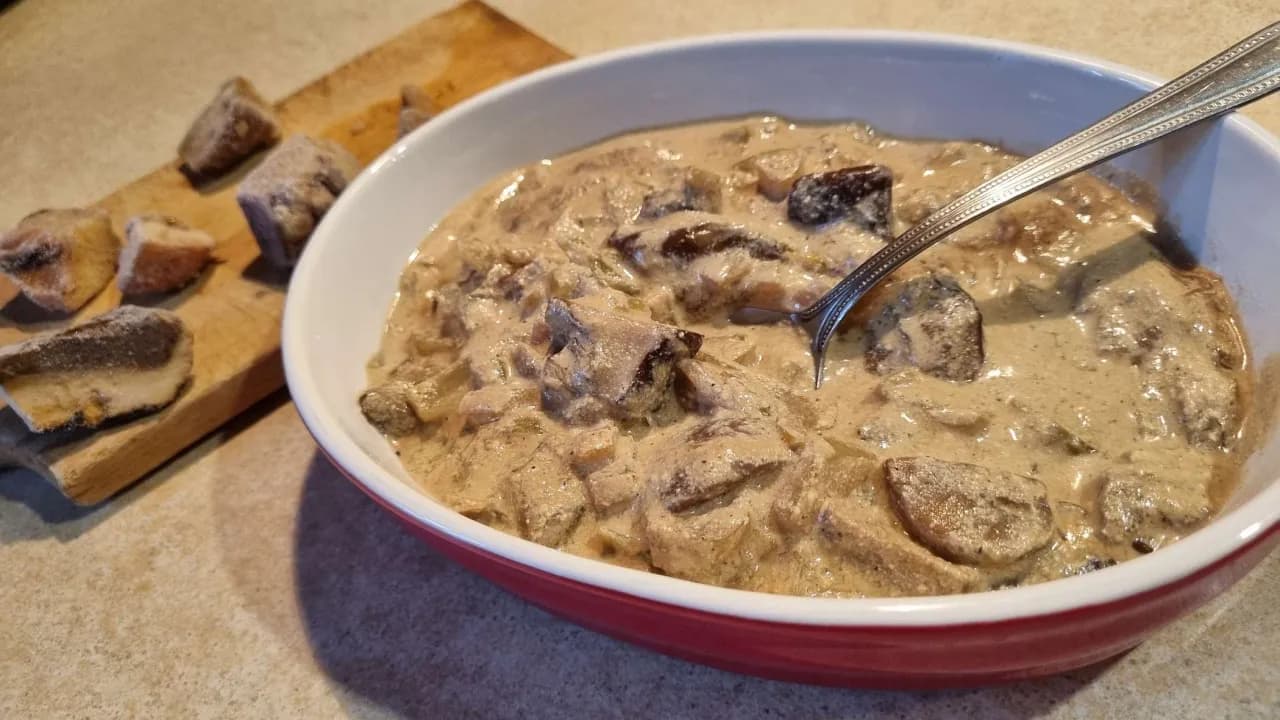 Jak prawidłowo smażyć mrożone grzyby na patelni - wskazówki eksperta