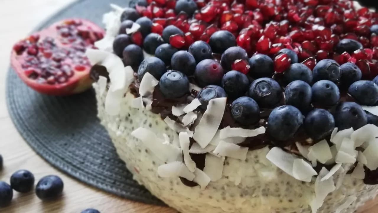 Jak zrobić pyszny fit tort - najlepsze zdrowe przepisy bez cukru i mąki