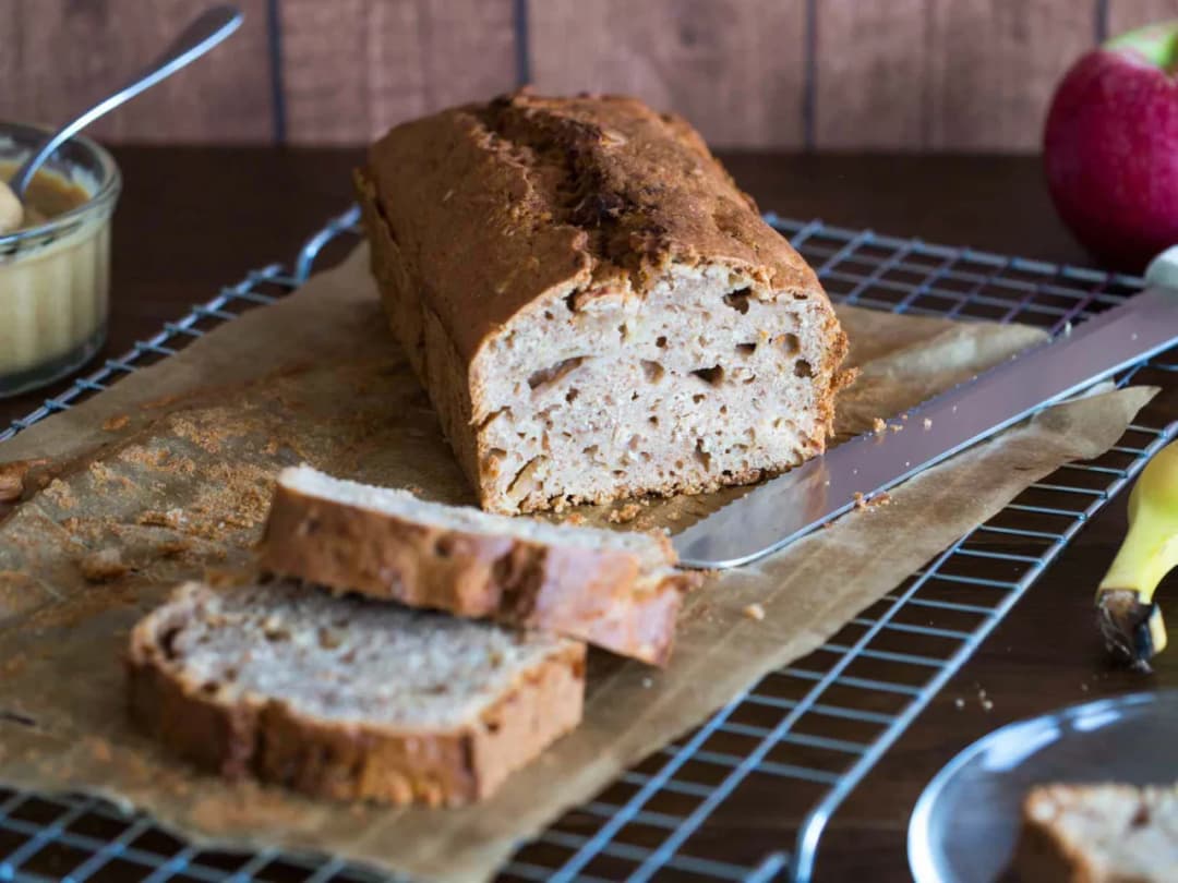 Przepis na pyszny chlebek bananowy z jabłkami - prosty i zdrowy