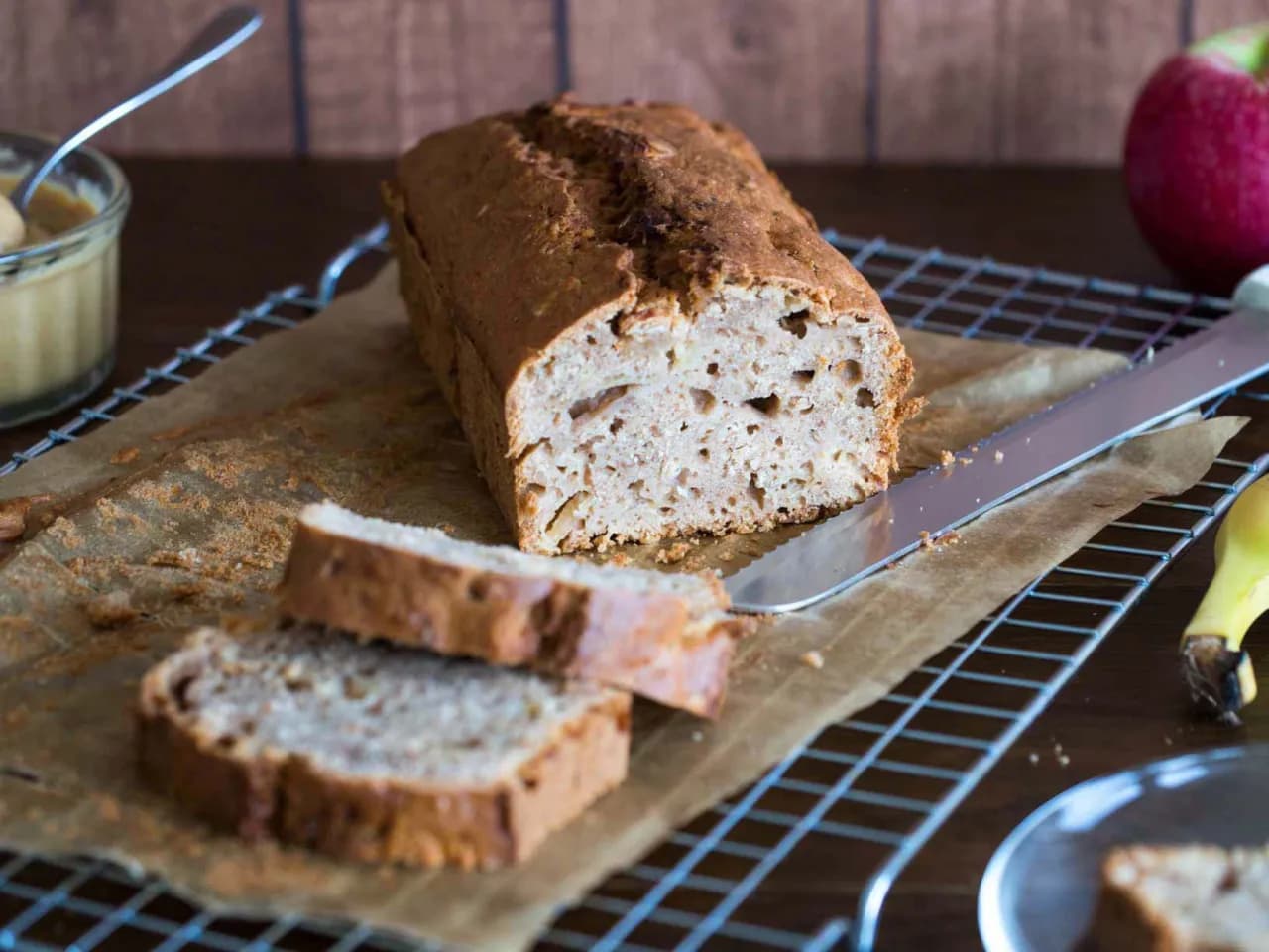 Przepis na pyszny chlebek bananowy z jabłkami - prosty i zdrowy
