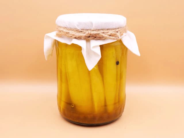 Jak zrobić ogórki z przyprawą curry, które zaskoczą Twoje kubki smakowe