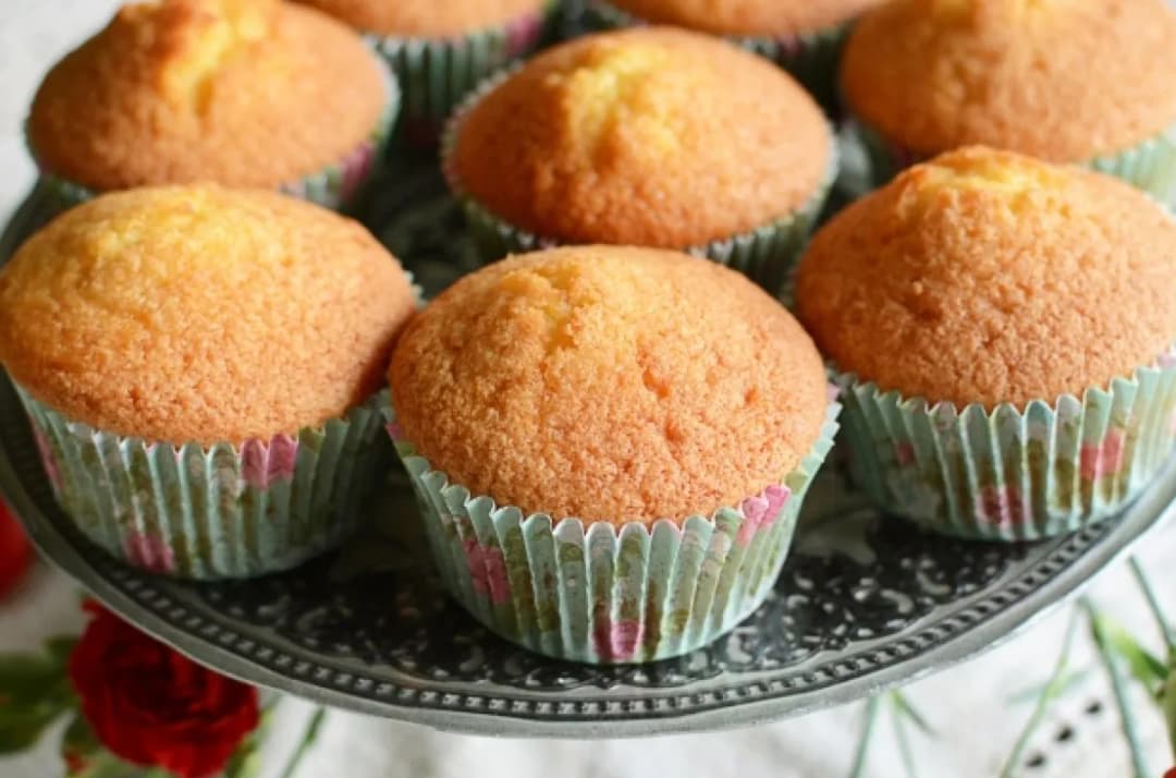 Przepis na zdrowe babeczki jogurtowe bez cukru - domowy wypiek FIT