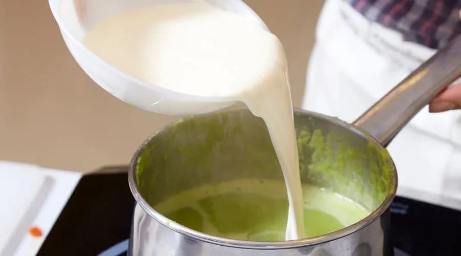 Czy można zabielić zupę mlekiem? Odkryj sekrety delikatnych smaków